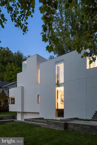 7405 HELMSDALE RD, Bethesda, MD 20817