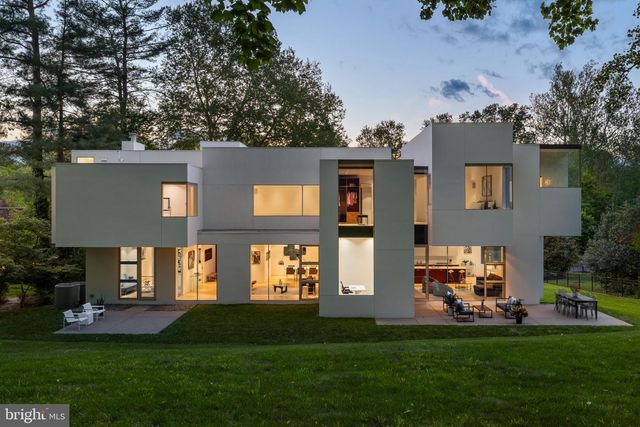 7405 HELMSDALE RD, Bethesda, MD 20817