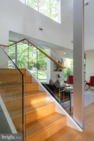 7405 HELMSDALE RD, Bethesda, MD 20817