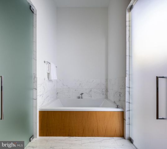 7405 HELMSDALE RD, Bethesda, MD 20817