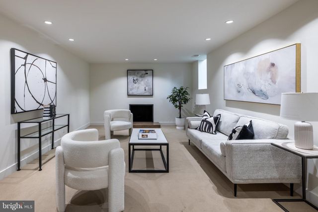 7405 HELMSDALE RD, Bethesda, MD 20817