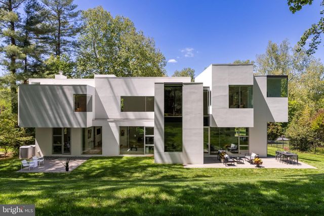 7405 HELMSDALE RD, Bethesda, MD 20817