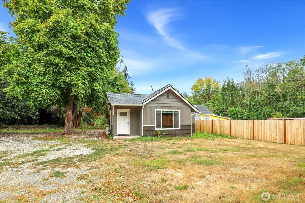 6334 Pacific Avenue SE, Lacey, WA 98503
