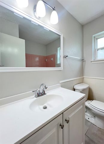 2121 Spanish Trail, Irving, TX 75060