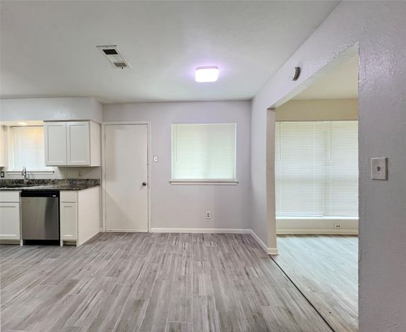 2121 Spanish Trail, Irving, TX 75060