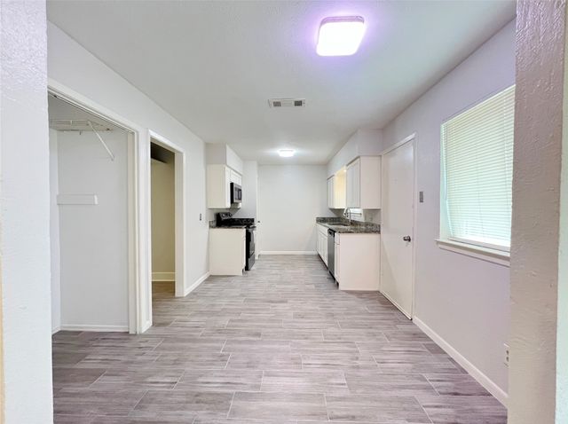 2121 Spanish Trail, Irving, TX 75060