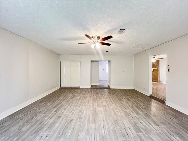 2121 Spanish Trail, Irving, TX 75060
