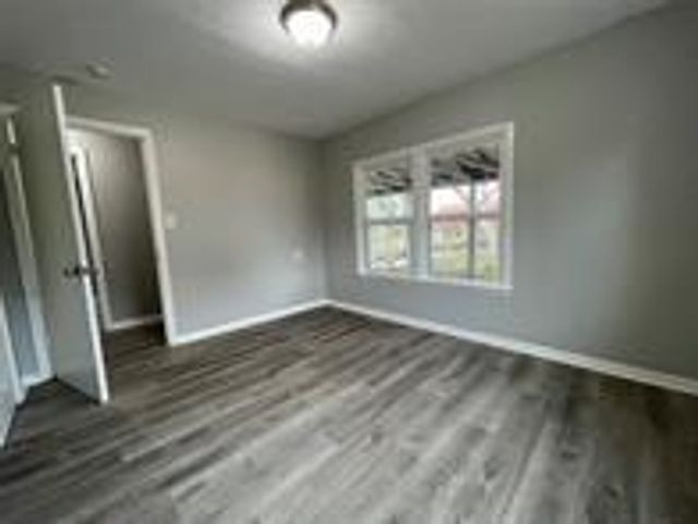 2327 4th Avenue N, Texas City, TX 77590