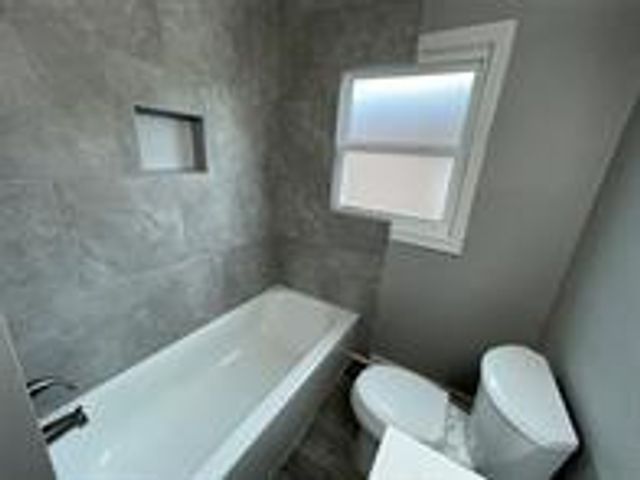 2327 4th Avenue N, Texas City, TX 77590