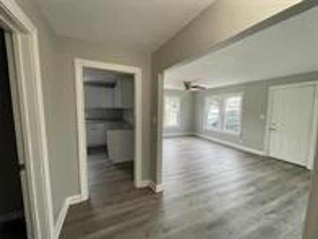 2327 4th Avenue N, Texas City, TX 77590