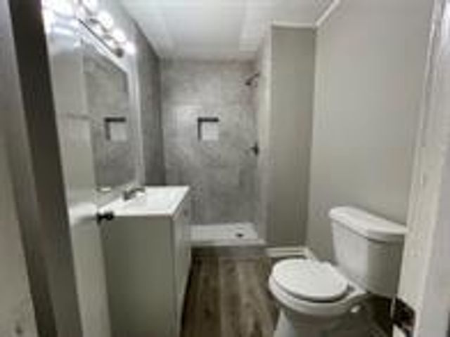 2327 4th Avenue N, Texas City, TX 77590