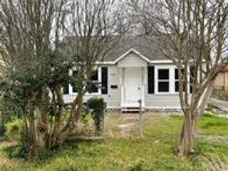 2327 4th Avenue N, Texas City, TX 77590