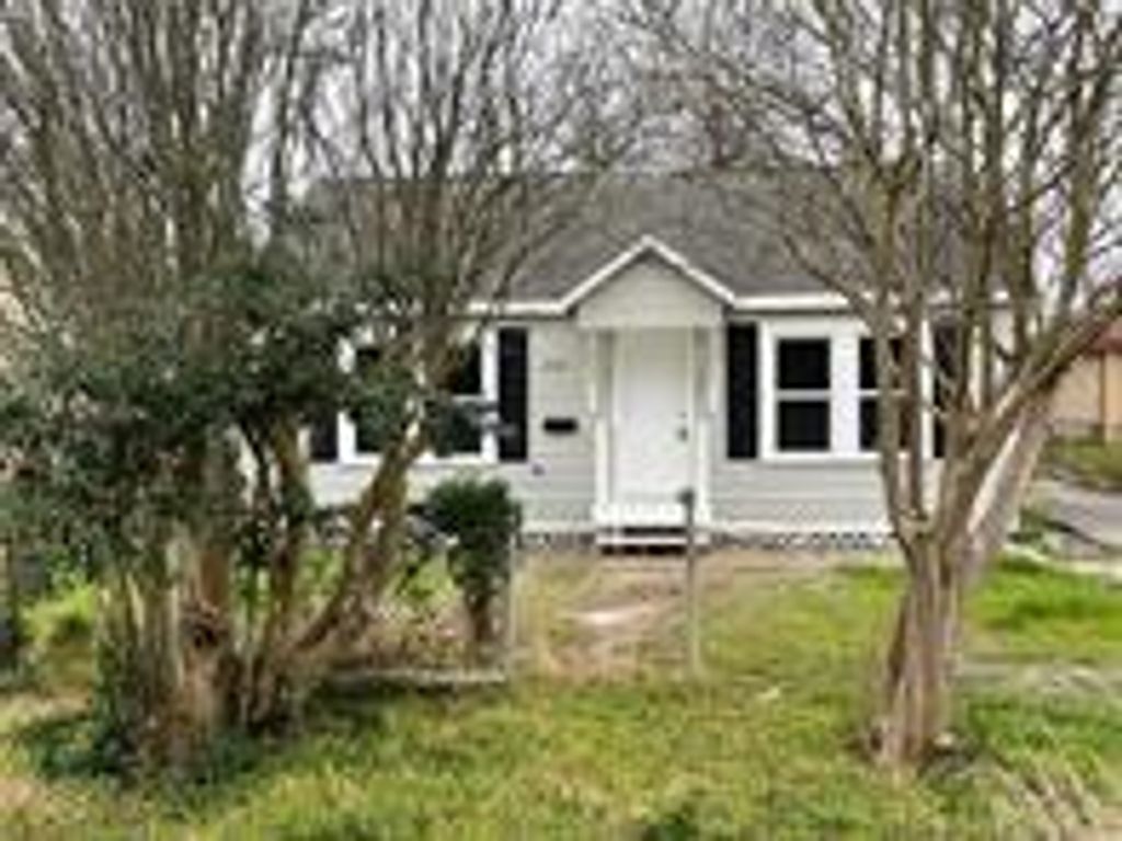 2327 4th Avenue N, Texas City, TX 77590