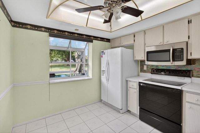 2211 LARK CIRCLE W D, Palm Harbor, FL 34684