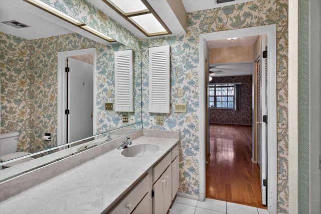 2211 LARK CIRCLE W D, Palm Harbor, FL 34684