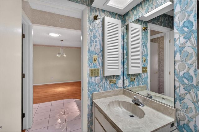 2211 LARK CIRCLE W D, Palm Harbor, FL 34684