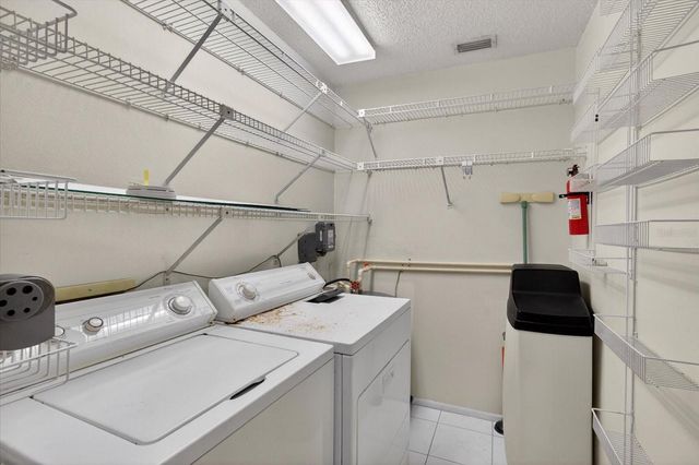 2211 LARK CIRCLE W D, Palm Harbor, FL 34684