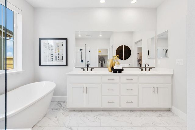 8431 Kyler Rd, Elk Grove, CA 95757