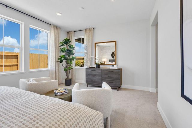 8431 Kyler Rd, Elk Grove, CA 95757
