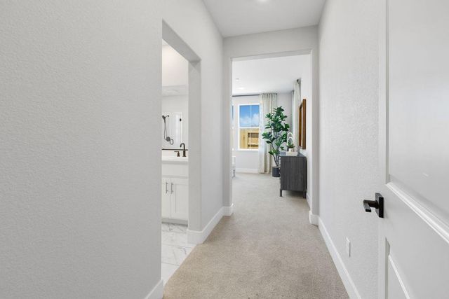 8431 Kyler Rd, Elk Grove, CA 95757