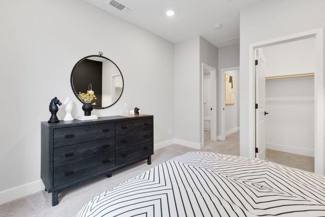 8431 Kyler Rd, Elk Grove, CA 95757
