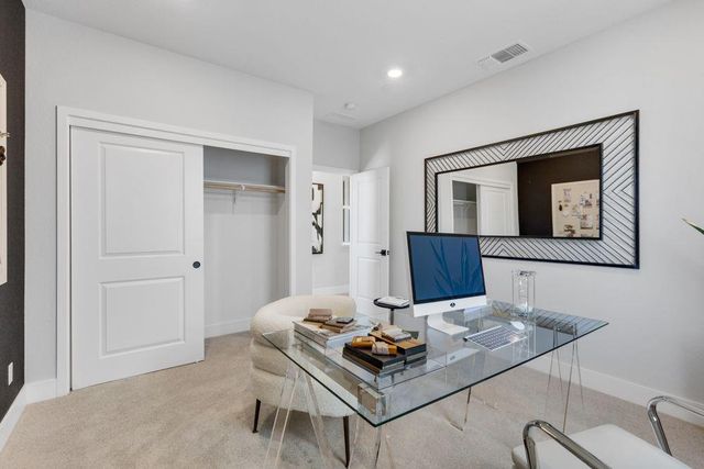 8431 Kyler Rd, Elk Grove, CA 95757