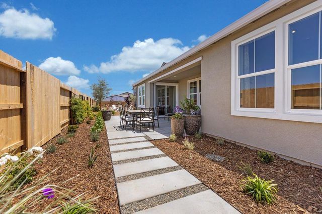 8431 Kyler Rd, Elk Grove, CA 95757