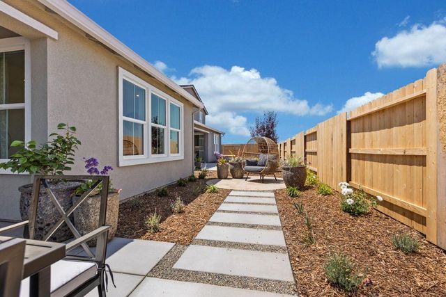 8431 Kyler Rd, Elk Grove, CA 95757