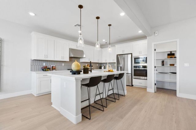 8431 Kyler Rd, Elk Grove, CA 95757