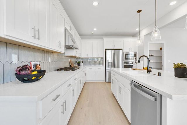 8431 Kyler Rd, Elk Grove, CA 95757