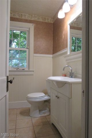 2042 W Prospect Road, Ashtabula, OH 44004