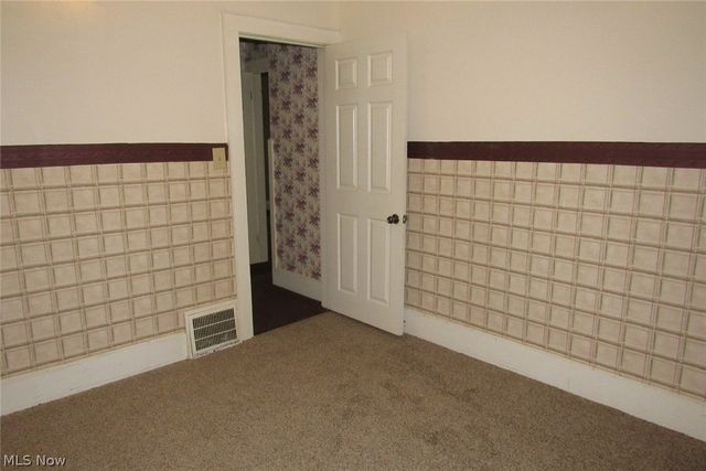 2042 W Prospect Road, Ashtabula, OH 44004