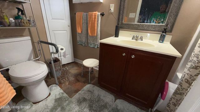 1606 Louis Coleman Jr Dr, Louisville, KY 40211