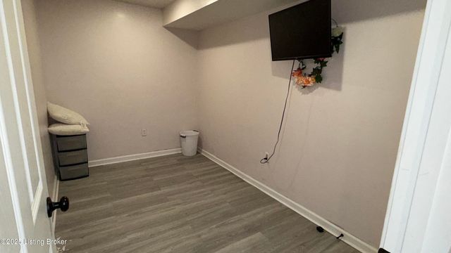 1606 Louis Coleman Jr Dr, Louisville, KY 40211