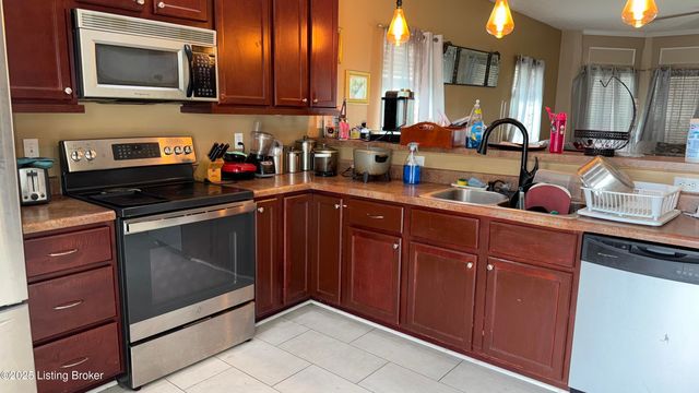 1606 Louis Coleman Jr Dr, Louisville, KY 40211