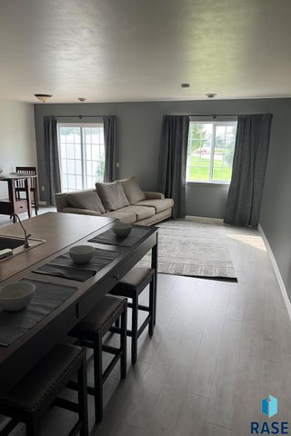 6501 S Santa Rosa Pl Place, Sioux Falls, SD 57108