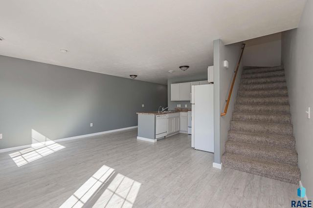 6501 S Santa Rosa Pl Place, Sioux Falls, SD 57108