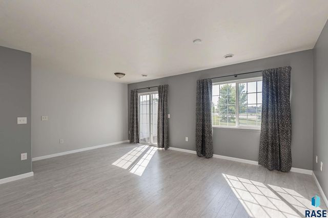 6501 S Santa Rosa Pl Place, Sioux Falls, SD 57108