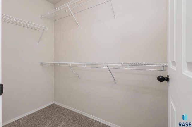 6501 S Santa Rosa Pl Place, Sioux Falls, SD 57108