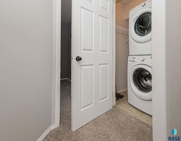 6501 S Santa Rosa Pl Place, Sioux Falls, SD 57108