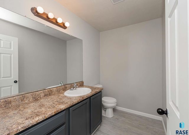 6501 S Santa Rosa Pl Place, Sioux Falls, SD 57108