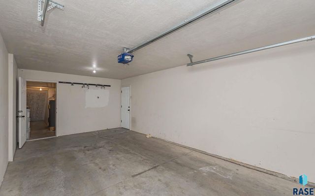 6501 S Santa Rosa Pl Place, Sioux Falls, SD 57108