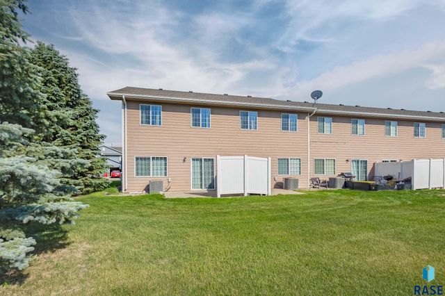 6501 S Santa Rosa Pl Place, Sioux Falls, SD 57108