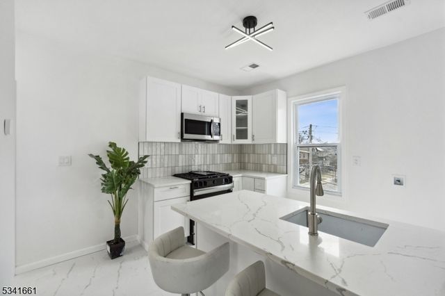 165 Garden Ave, Belleville Twp., NJ 07109