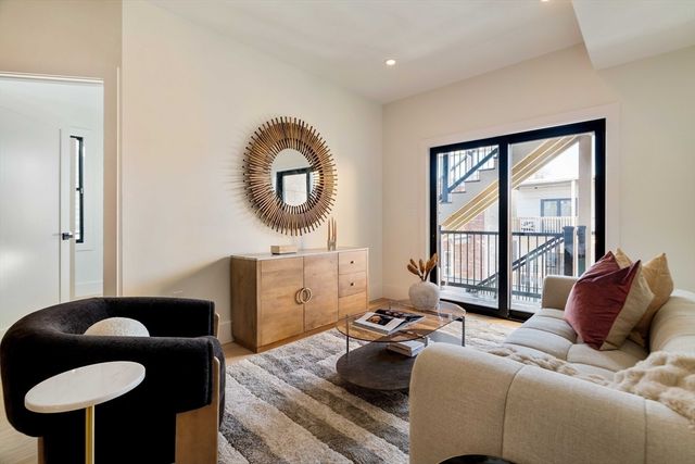 246 Bremen St 3, Boston, MA 02128