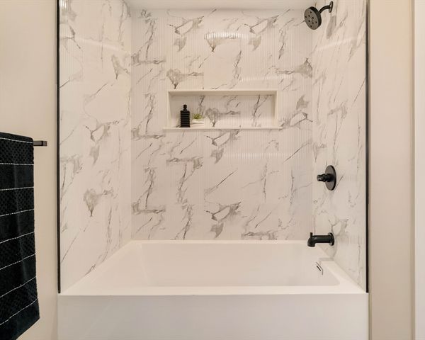 246 Bremen St 3, Boston, MA 02128