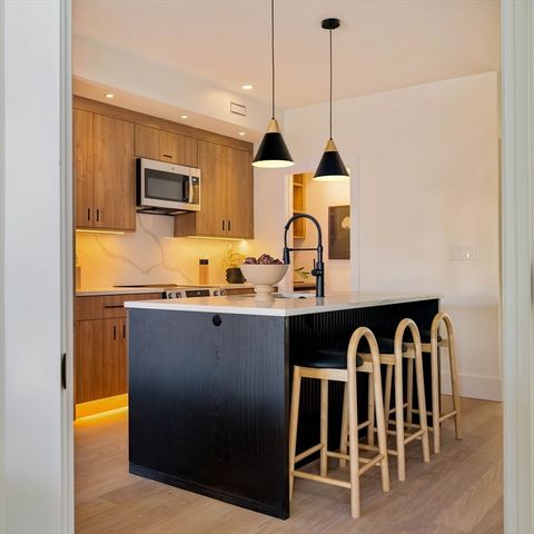 246 Bremen St 3, Boston, MA 02128