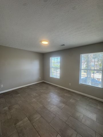 2214 Burns St, Nashville, TN 37216