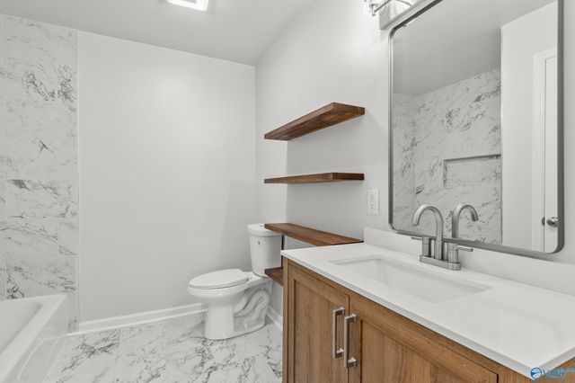 2702 Oakdale Terrace, Huntsville, AL 35810