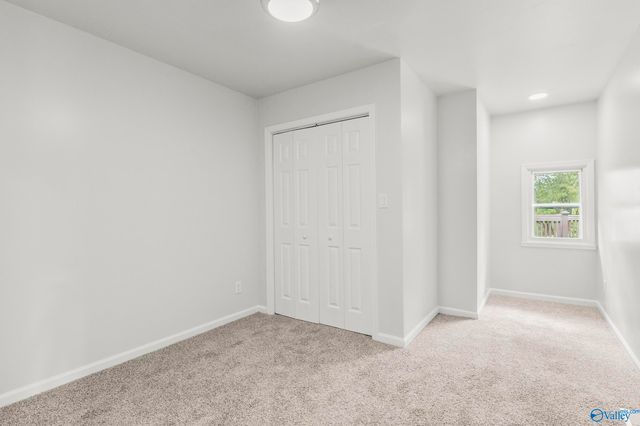 2702 Oakdale Terrace, Huntsville, AL 35810